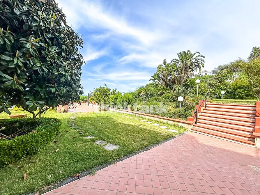 Immagine 45 di Villa in vendita  in Costa Degli Oleandri a Augusta