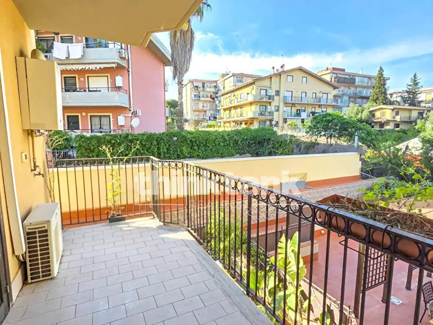Immagine 2 di Appartamento in vendita  in Via Pietro Dell' Ova a Catania