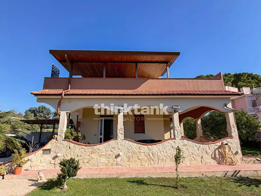 Immagine 4 di Villa in vendita  in Via Chiusa di Carlo a Avola