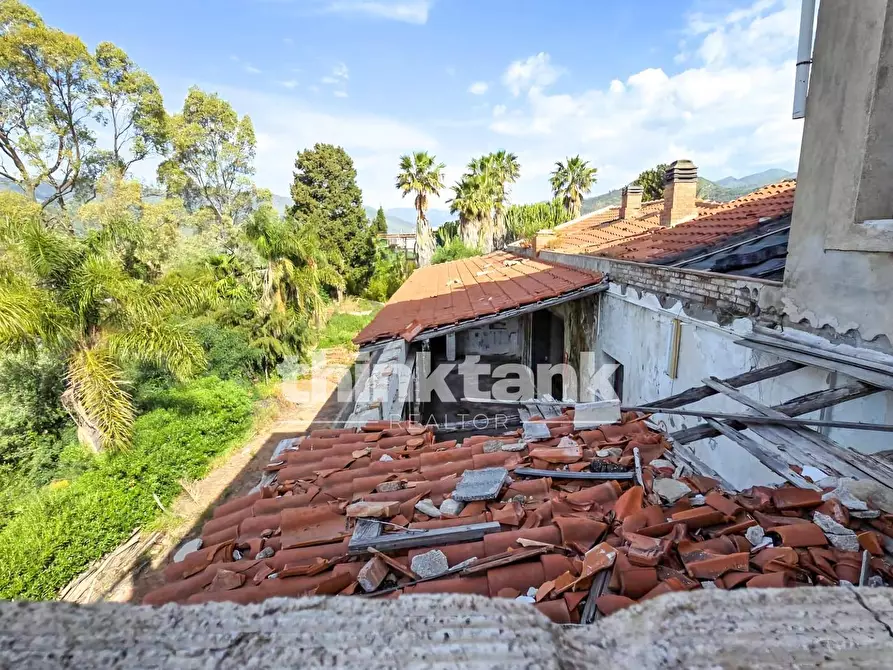 Immagine 35 di Rustico / casale in vendita  in Via Francavilla a Taormina