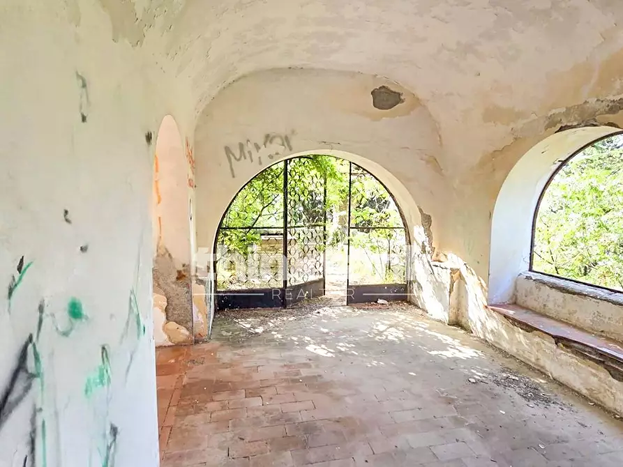 Immagine 5 di Rustico / casale in vendita  in Via Francavilla a Taormina