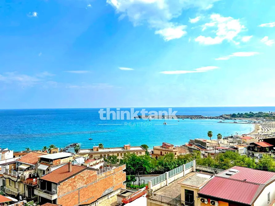 Immagine 1 di Villa in vendita  in via Pancrazio De Pasquale snc a Giardini-Naxos