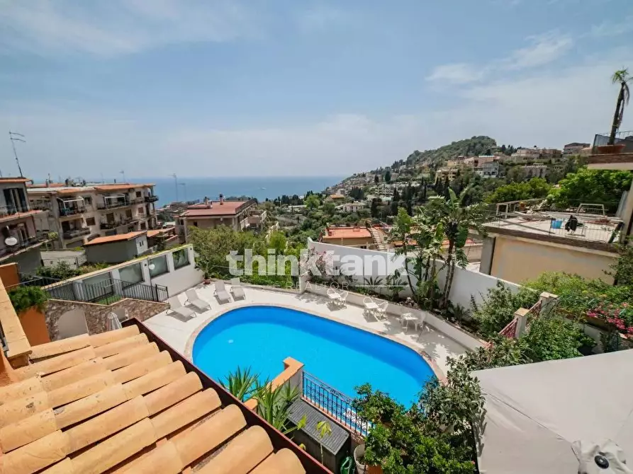 Immagine 1 di Appartamento in vendita  in Via Gaetano Martino a Taormina