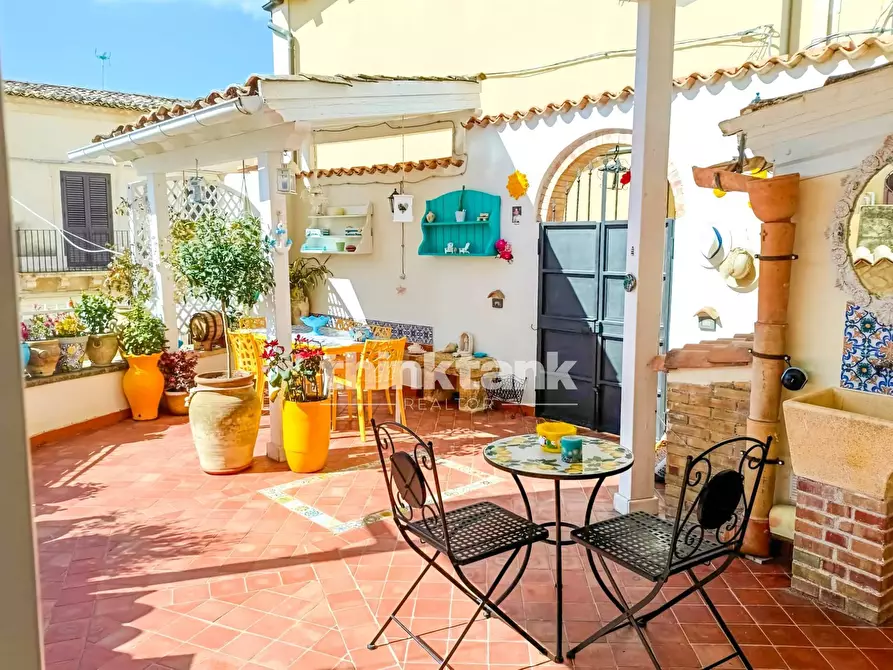 Immagine 2 di Casa indipendente in vendita  in Centro a Noto