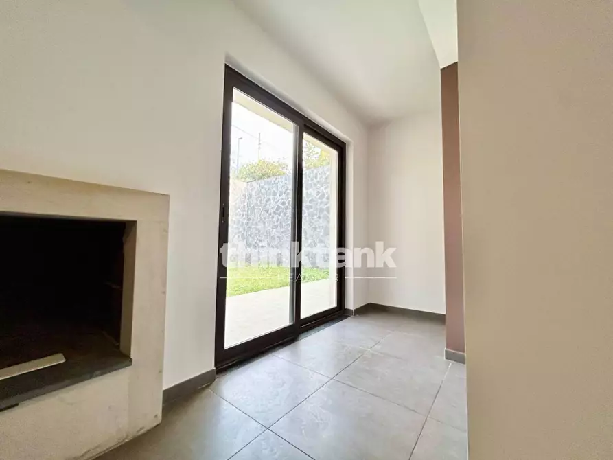 Immagine 13 di Villa in vendita  in Via delle Ginestre a Gravina Di Catania