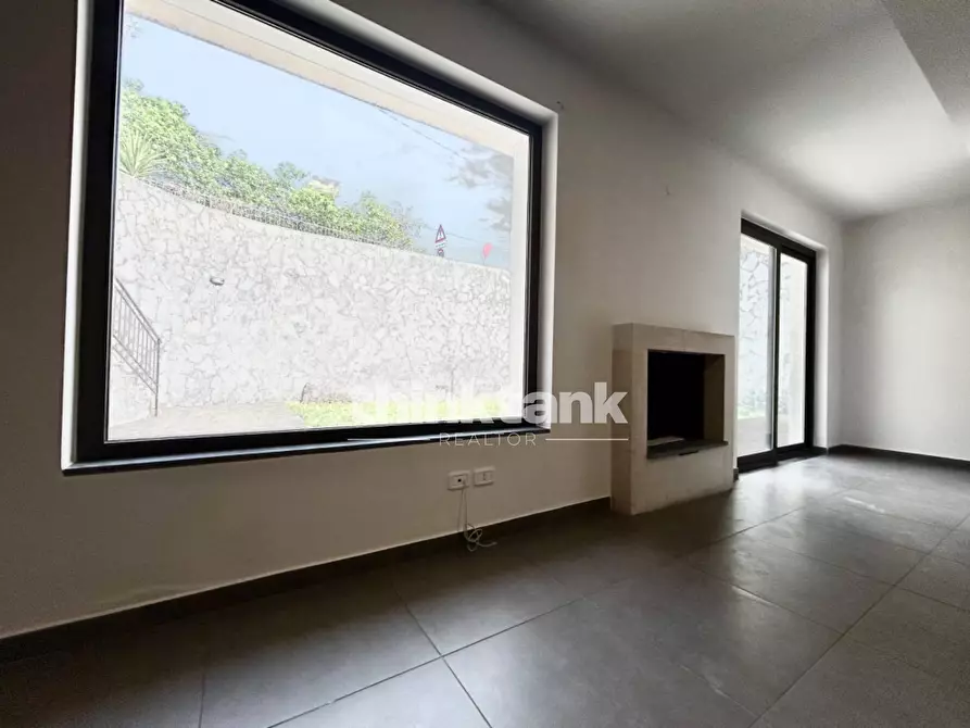 Immagine 14 di Villa in vendita  in Via delle Ginestre a Gravina Di Catania