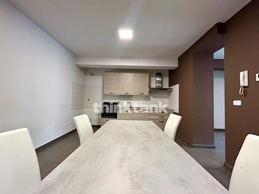 Immagine 19 di Villa in vendita  in Via delle Ginestre a Gravina Di Catania