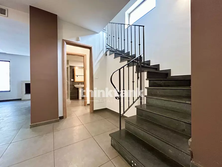 Immagine 21 di Villa in vendita  in Via delle Ginestre a Gravina Di Catania