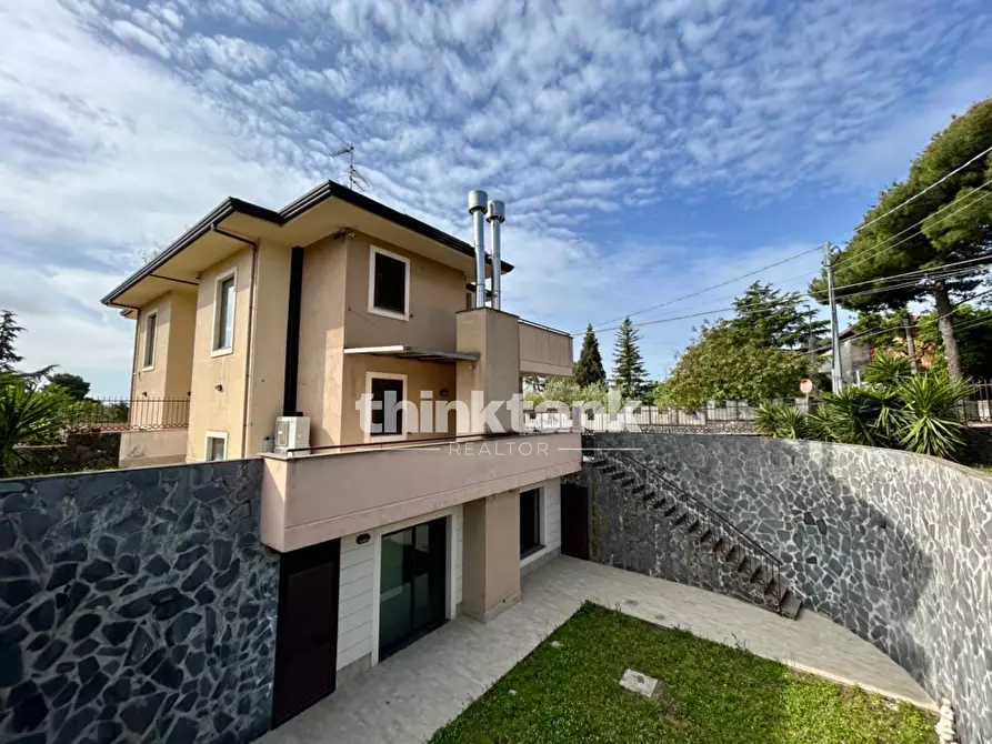 Immagine 44 di Villa in vendita  in Via delle Ginestre a Gravina Di Catania