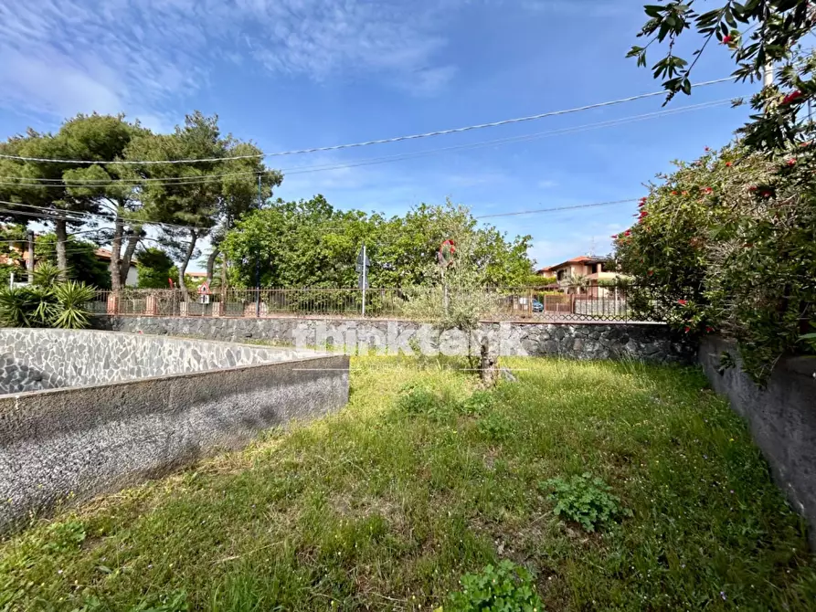 Immagine 46 di Villa in vendita  in Via delle Ginestre a Gravina Di Catania