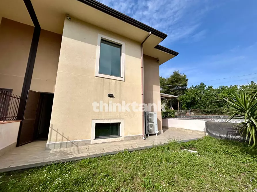 Immagine 48 di Villa in vendita  in Via delle Ginestre a Gravina Di Catania