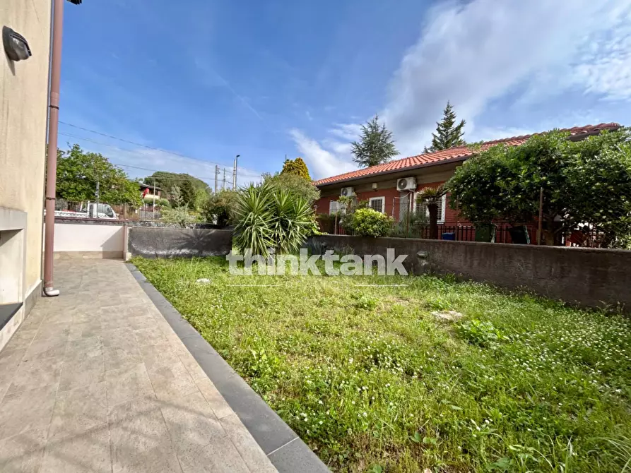 Immagine 49 di Villa in vendita  in Via delle Ginestre a Gravina Di Catania