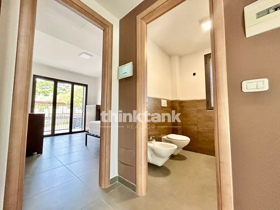 Immagine 40 di Villa in vendita  in Via delle Ginestre a Gravina Di Catania