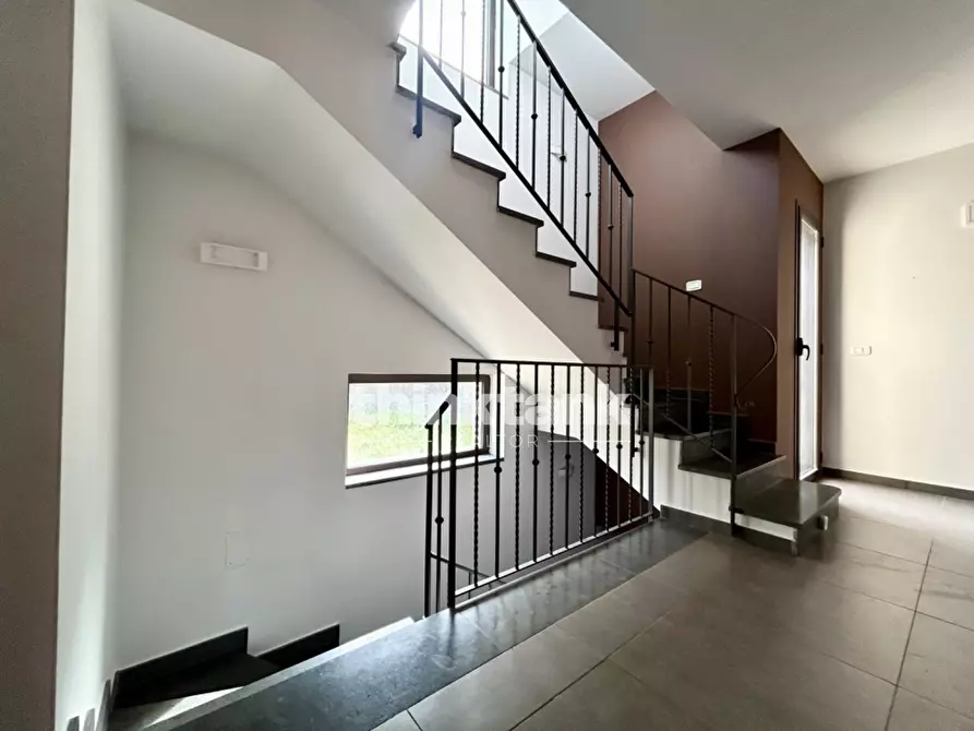 Immagine 26 di Villa in vendita  in Via delle Ginestre a Gravina Di Catania