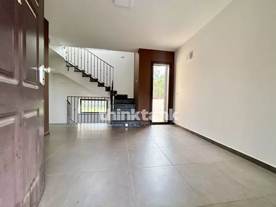 Immagine 9 di Villa in vendita  in Via delle Ginestre a Gravina Di Catania