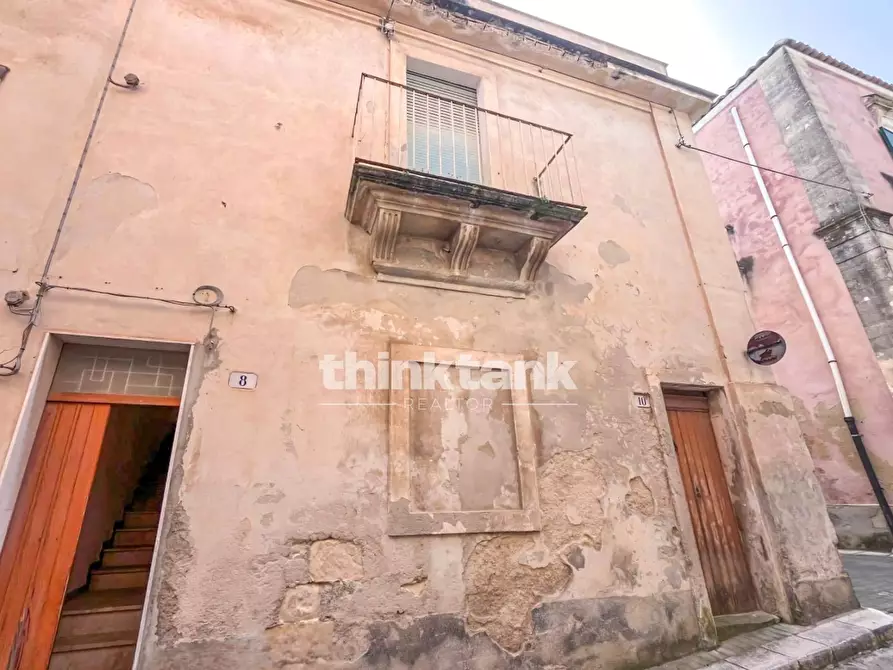 Immagine 40 di Villa in vendita  in Via Mario Leggio a Ragusa