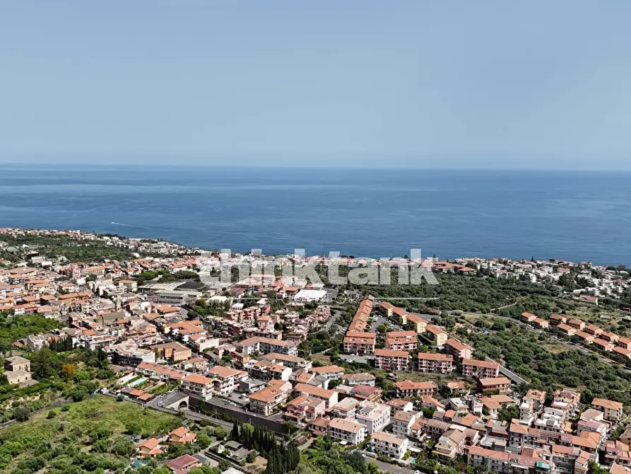 Immagine 3 di Terreno agricolo in vendita  in Via Biscari a Aci Castello
