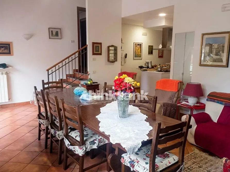Immagine 4 di Villa in vendita  in Via Aglialoro a Trecastagni