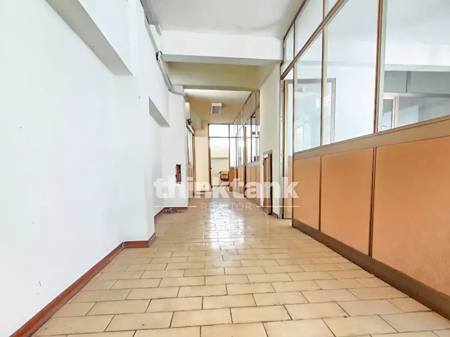 Immagine 10 di Magazzino in vendita  in Via Edmondo De Amicis snc a Catania