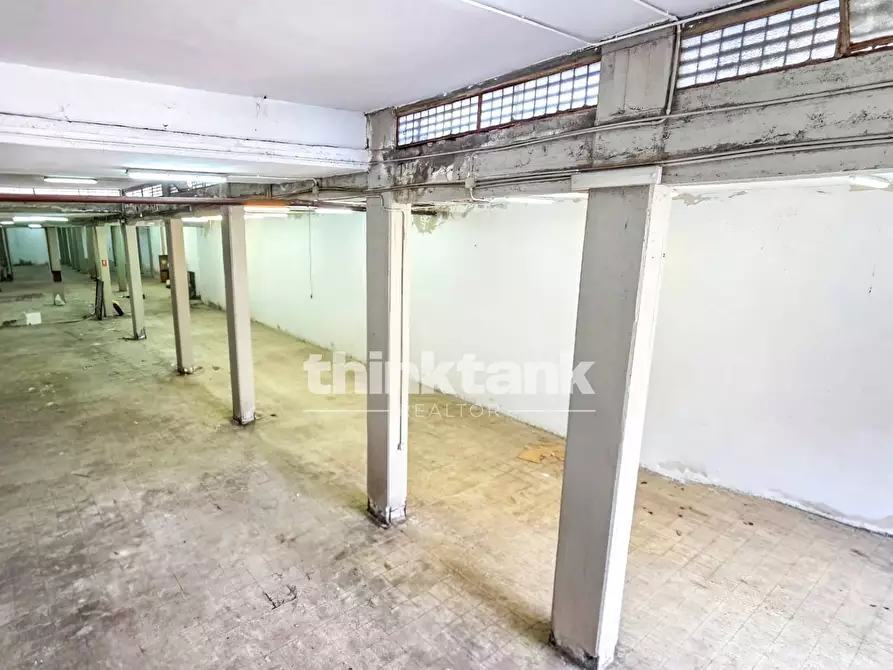 Immagine 5 di Magazzino in vendita  in Via Edmondo De Amicis snc a Catania