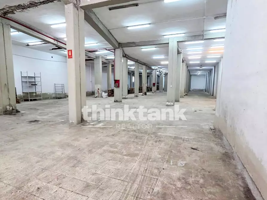 Immagine 4 di Magazzino in vendita  in Via Edmondo De Amicis snc a Catania