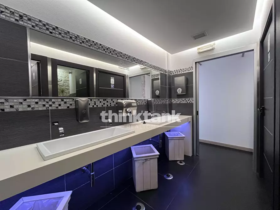 Immagine 59 di Attività commerciale in vendita  in Via delle Sirene a Pozzallo