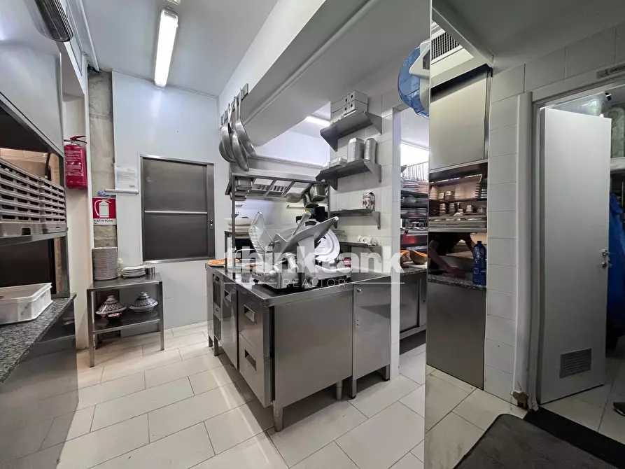 Immagine 44 di Attività commerciale in vendita  in Via delle Sirene a Pozzallo