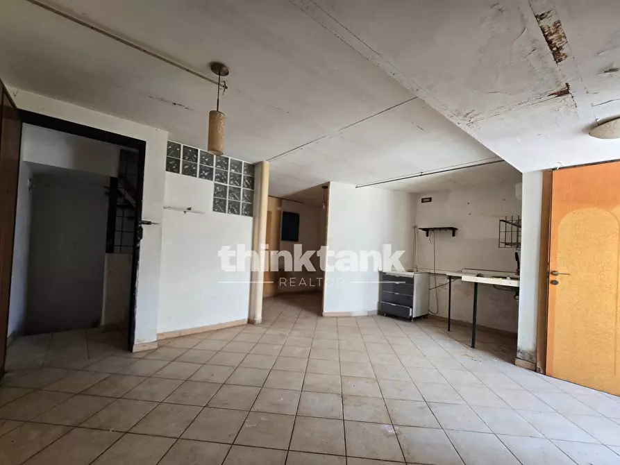 Immagine 10 di Palazzo in vendita  in Vico Tilaro 9 a Gela