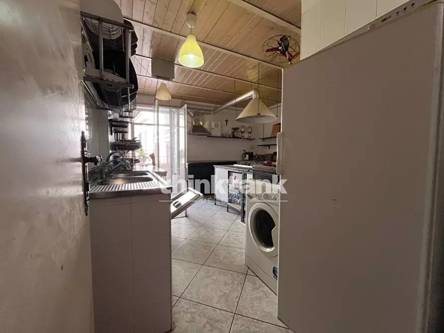 Immagine 22 di Palazzo in vendita  in Vico Tilaro 9 a Gela