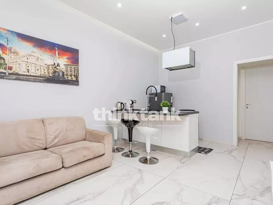 Immagine 2 di Appartamento in vendita  in Via Santa Maria Dell'aiuto a Catania