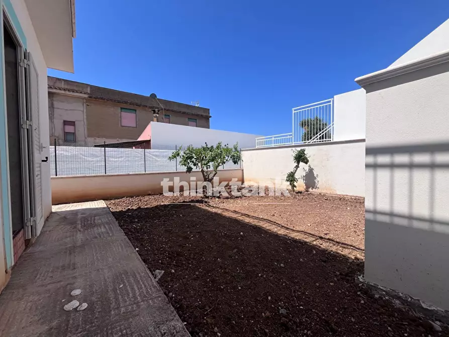 Immagine 9 di Villa in vendita  in Viale Delle Orchideee a Porto Empedocle