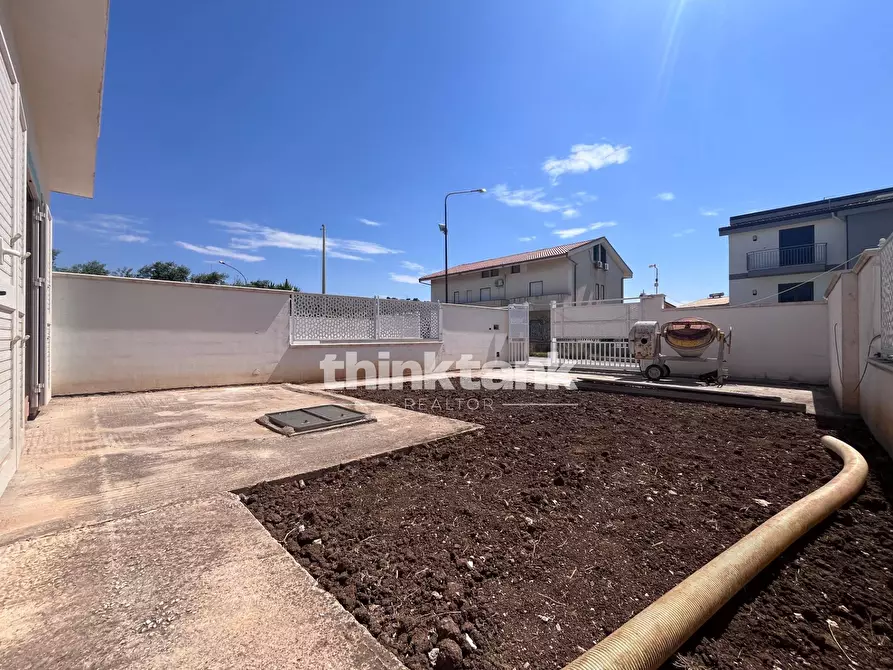 Immagine 6 di Villa in vendita  in Viale Delle Orchideee a Porto Empedocle