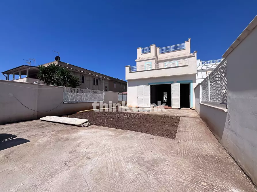 Immagine 3 di Villa in vendita  in Viale Delle Orchideee a Porto Empedocle