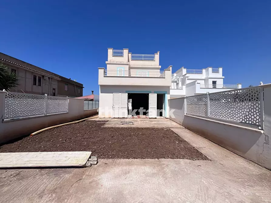 Immagine 4 di Villa in vendita  in Viale Delle Orchideee a Porto Empedocle