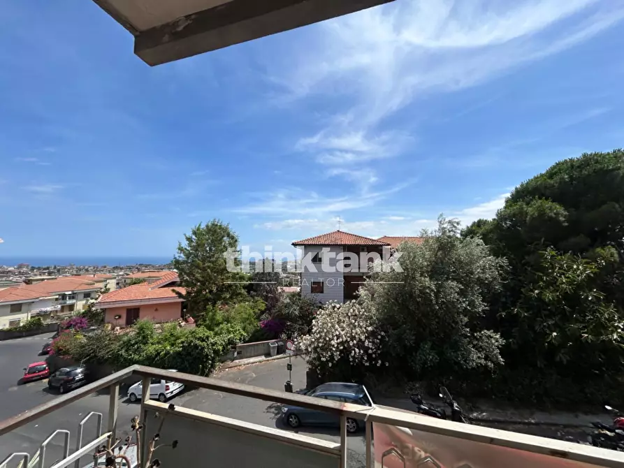 Immagine 13 di Appartamento in vendita  in Via Fratelli Bandiera a Gravina Di Catania