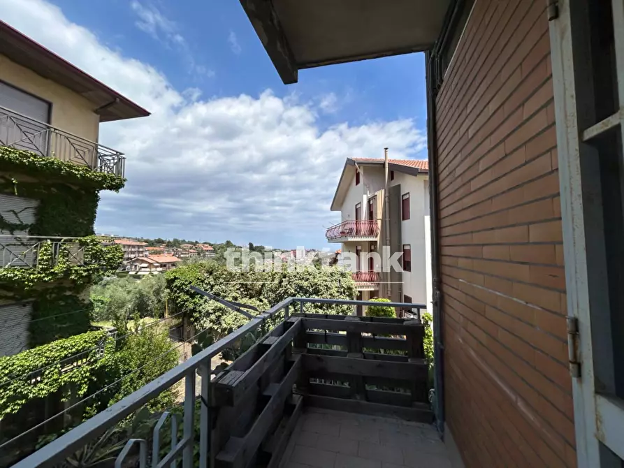 Immagine 27 di Appartamento in vendita  in Via Fratelli Bandiera a Gravina Di Catania