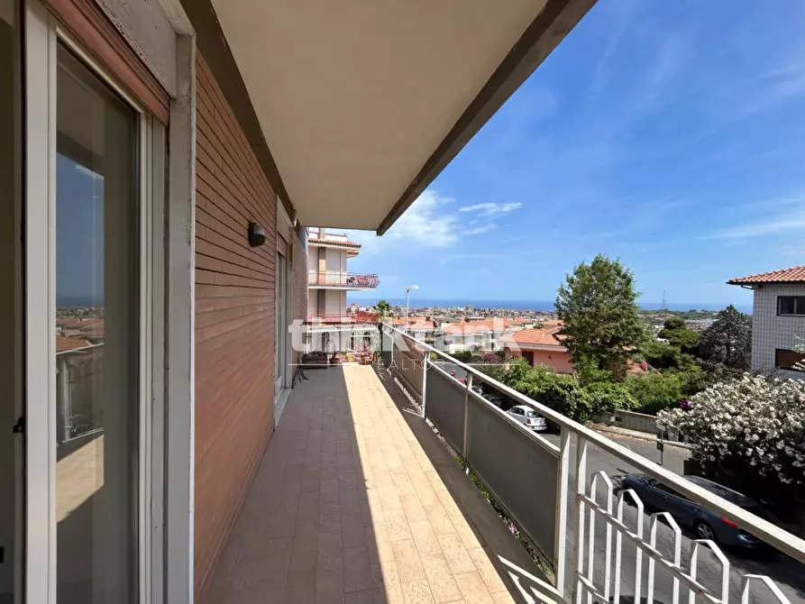 Immagine 29 di Appartamento in vendita  in Via Fratelli Bandiera a Gravina Di Catania