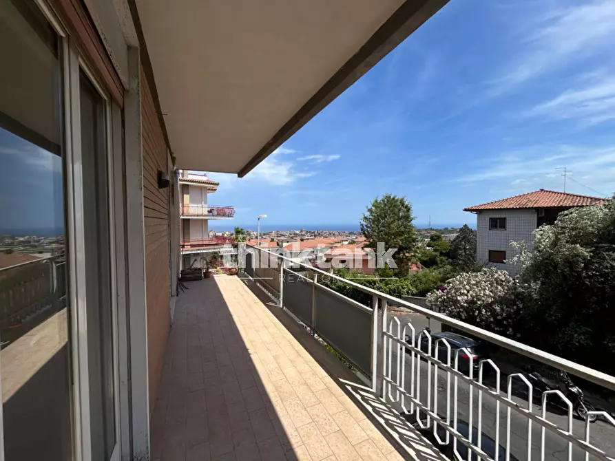 Immagine 30 di Appartamento in vendita  in Via Fratelli Bandiera a Gravina Di Catania