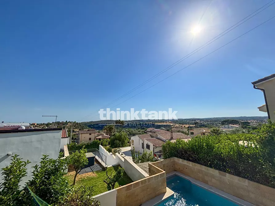 Immagine 3 di Villa in vendita  in San Corrado di Fuori a Noto