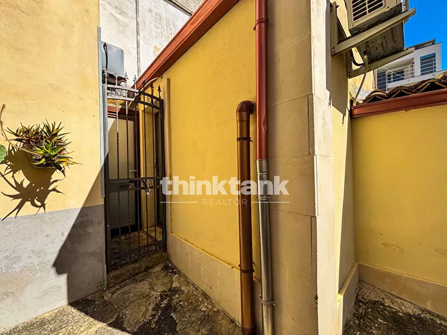 Immagine 17 di Appartamento in vendita  in Via Roma a Noto