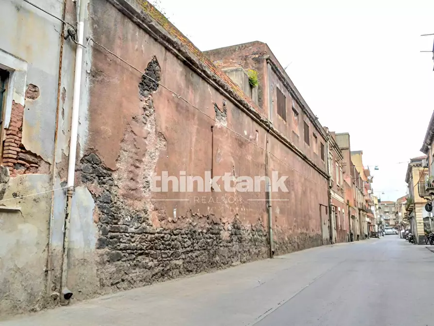 Immagine 35 di Palazzo in vendita  in Via Dei Mulini al Vento 76 a Catania