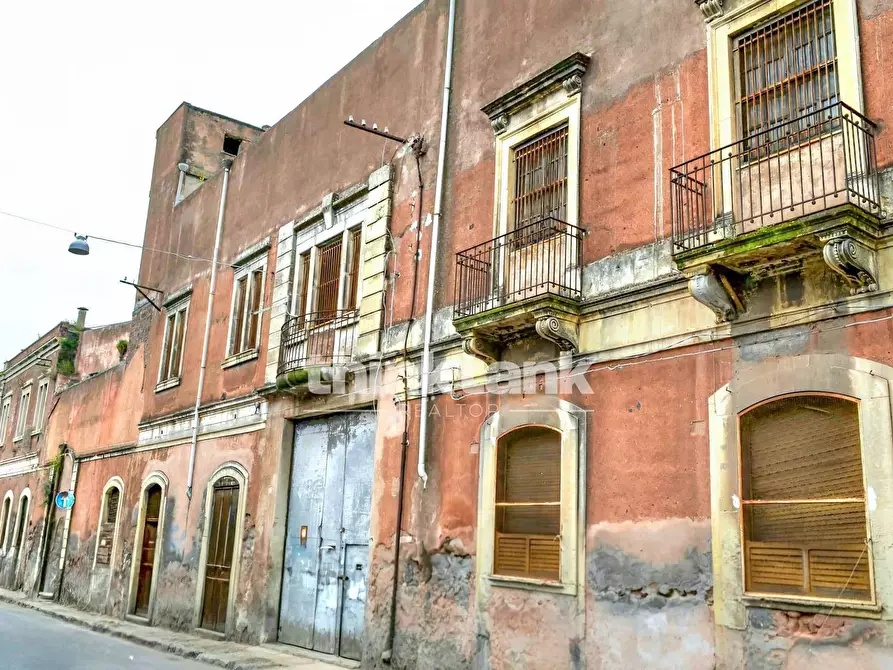 Immagine 8 di Palazzo in vendita  in Via Dei Mulini al Vento 76 a Catania