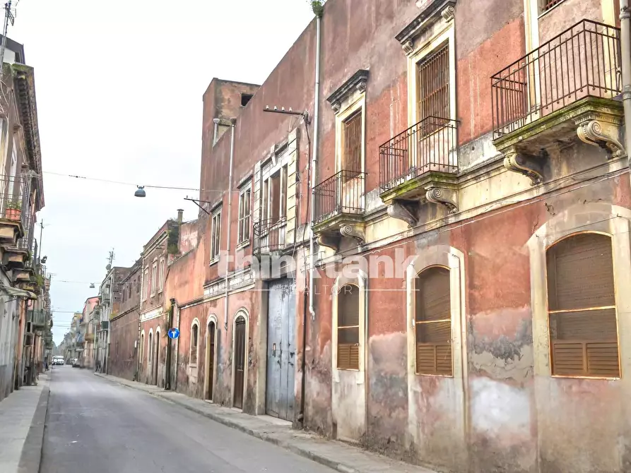 Immagine 11 di Palazzo in vendita  in Via Dei Mulini al Vento 76 a Catania