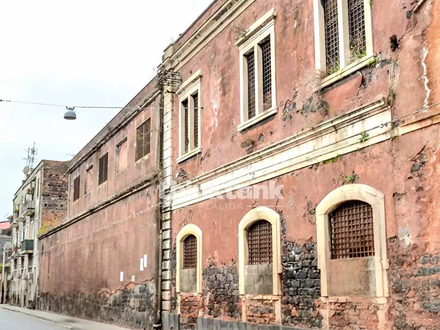 Immagine 15 di Palazzo in vendita  in Via Dei Mulini al Vento 76 a Catania