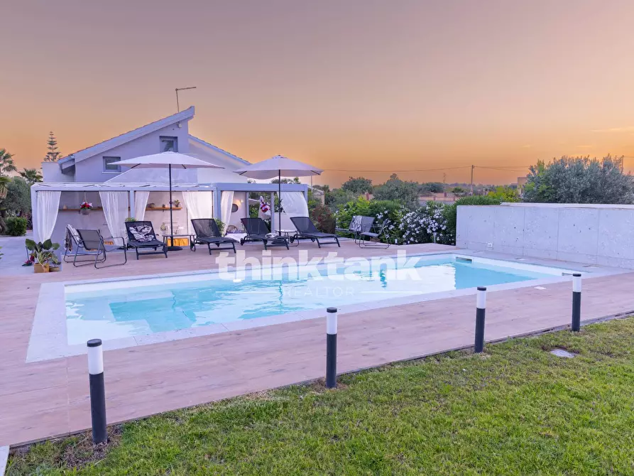 Immagine 79 di Villa in vendita  in Via Del Giglio a Ispica