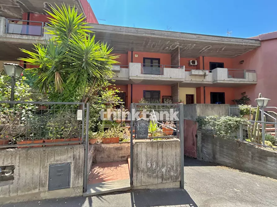 Immagine 37 di Villetta a schiera in vendita  in Via Ulisse 18 a Aci Catena