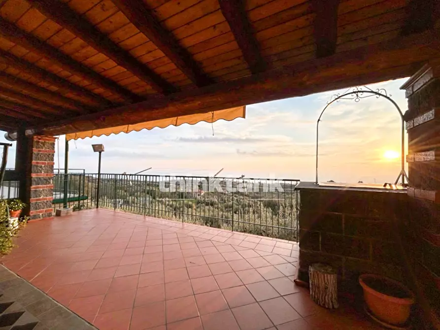 Immagine 1 di Villa in affitto  in crovacchi a Santa Maria Di Licodia