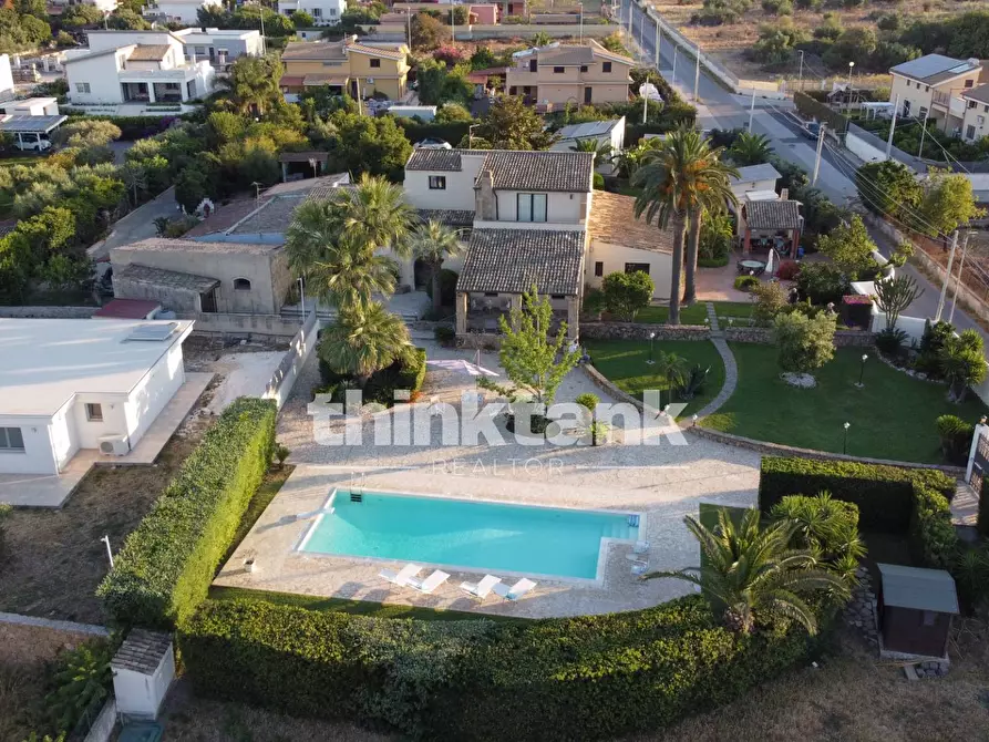 Immagine 10 di Villa in vendita  in Via Tringali a Augusta