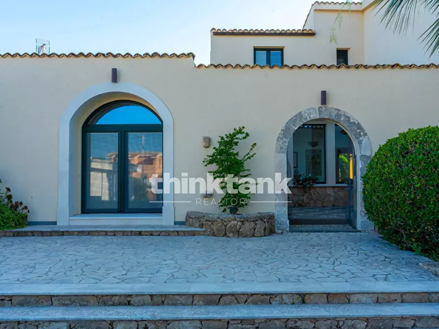 Immagine 17 di Villa in vendita  in Via Tringali a Augusta
