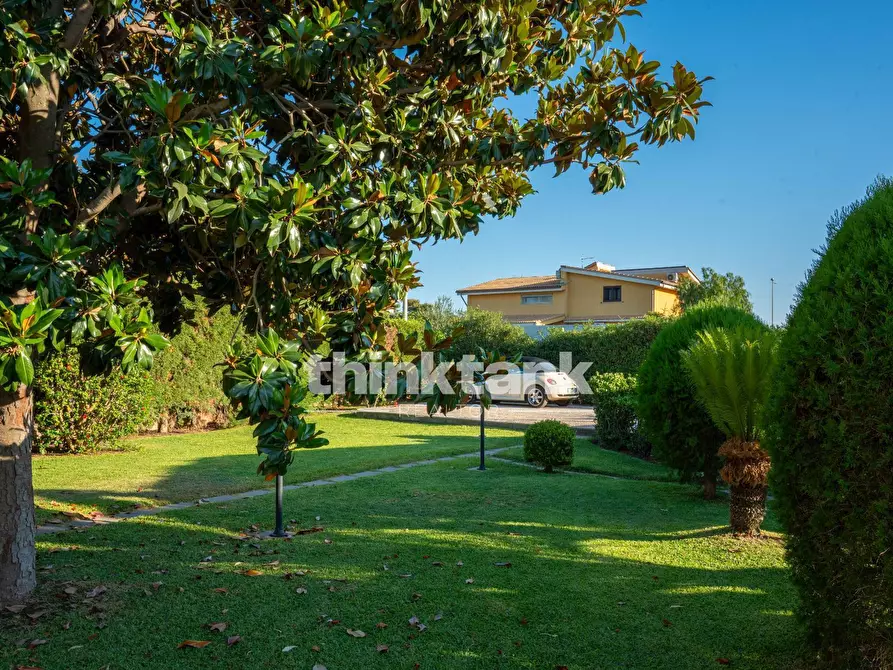 Immagine 34 di Villa in vendita  in Via Tringali a Augusta